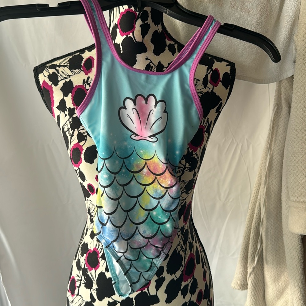 Girls swim suit size 4/5